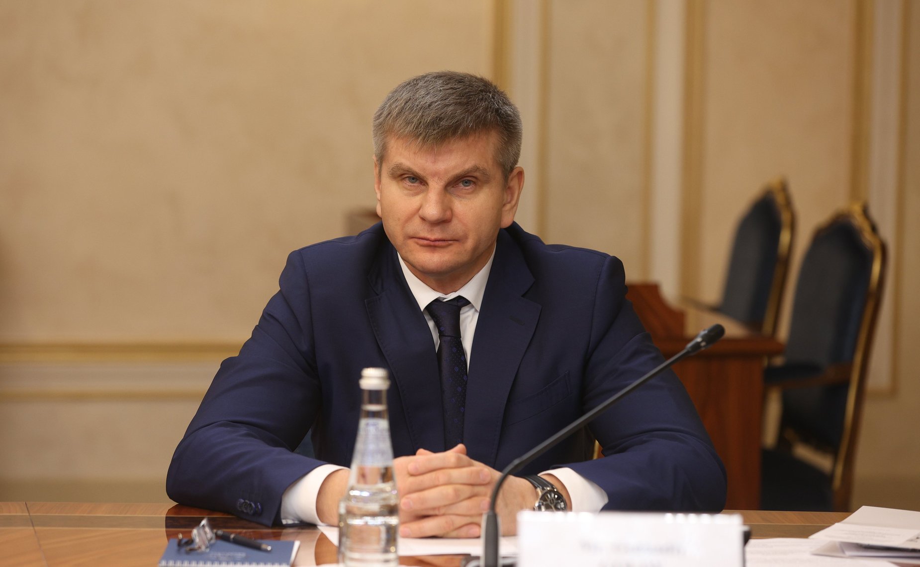 Геннадий Голов