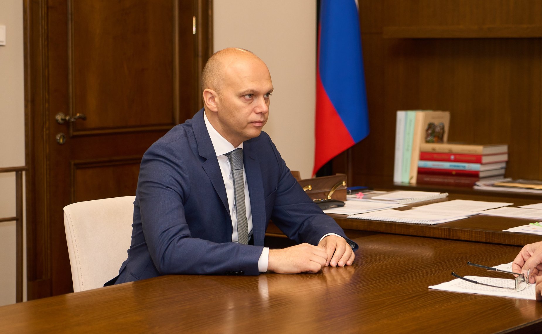 Анатолий Артамонов в рамках рабочей поездки в Калининградскую область провел встречу с врио губернатора Алексеем Беспрозванных