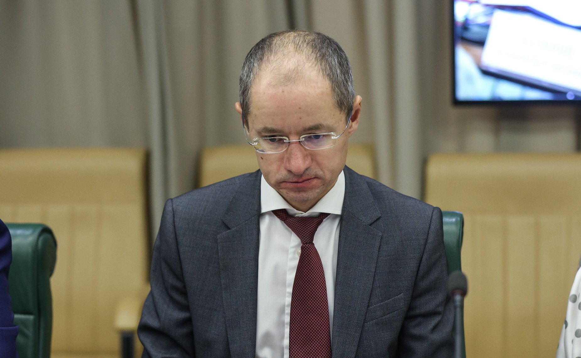 Заместитель Председателя Совета Федерации Николай Журавлев провел совещание по вопросам развития малого и среднего предпринимательства в стране