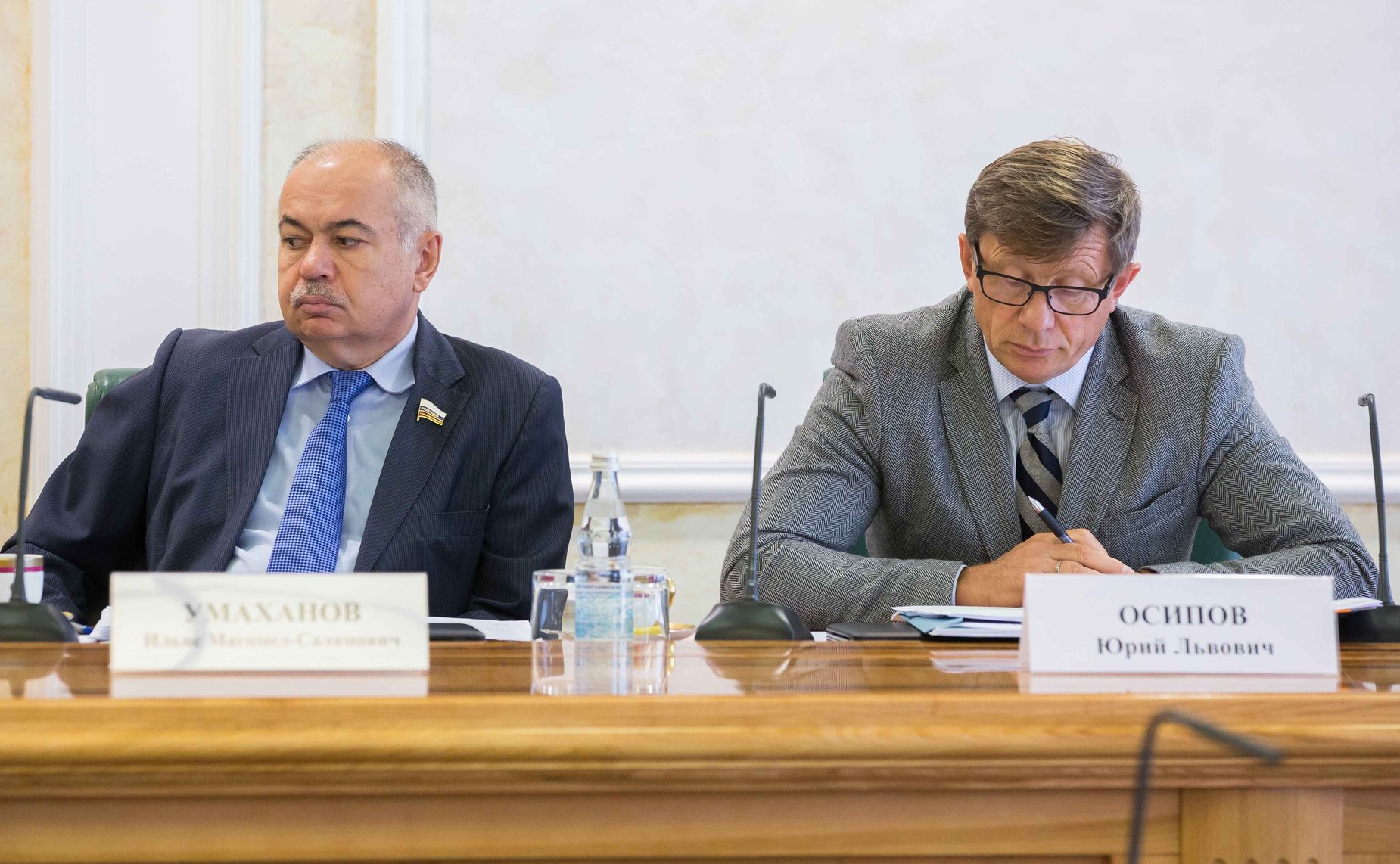 И. Умаханов и Ю. Осипов