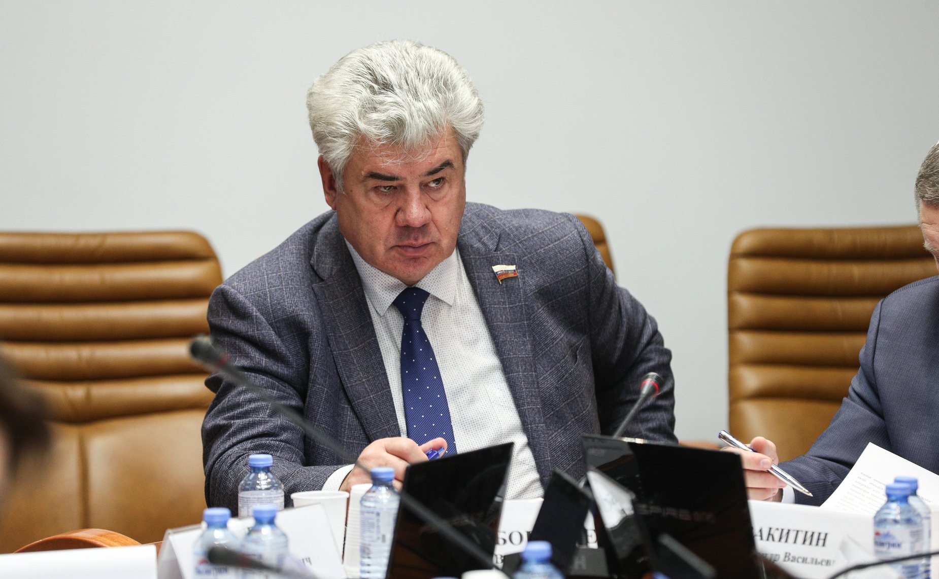 Виктор Бондарев