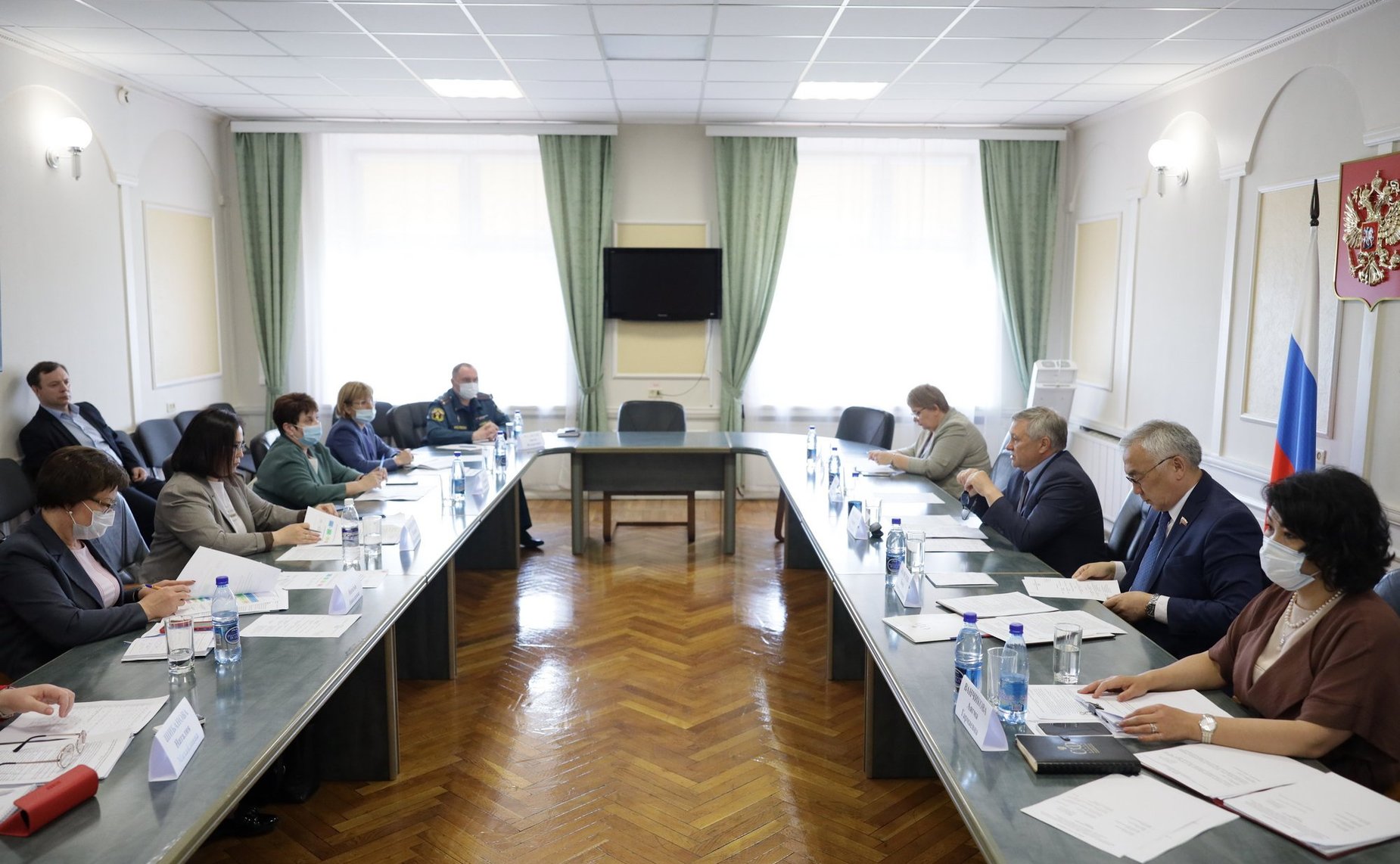 Баир Жамсуев и Сергей Михайлов в рамках работы в регионе провели совещание об организации летней оздоровительной кампании