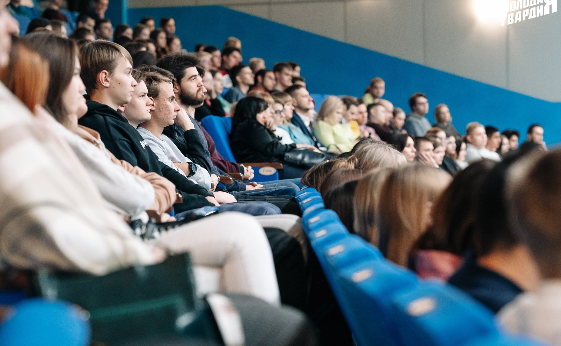 Павел Тараканов в ходе рабочей поездки в регион встретился с активной молодежью