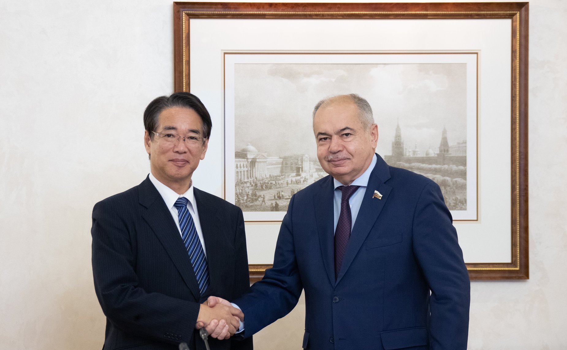 Встреча Ильяса Умаханова с Чрезвычайным и Полномочным Послом Японии в РФ Тоёхиса Кодзуки