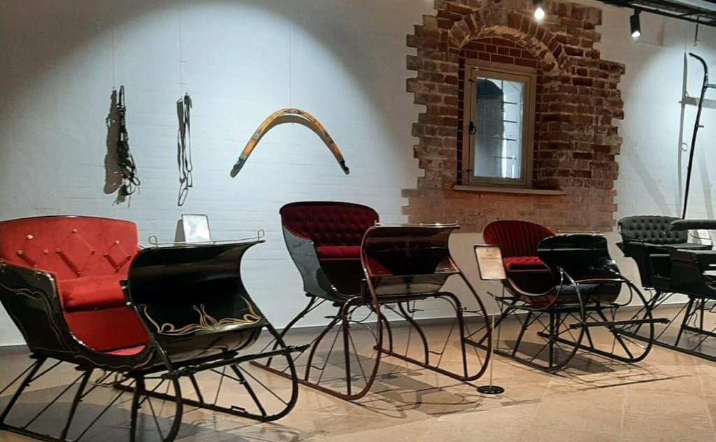 Сергей Березкин в ходе рабочей поездки в регион посетил выставку транспортных средств конца XVIII — первой половины XX века