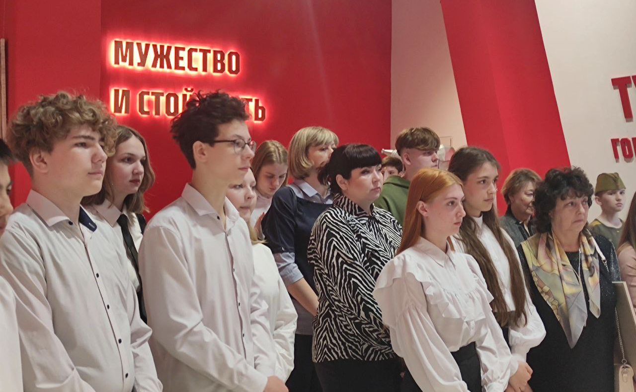 Марина Левина в Туле приняла участие в открытии выставки работ победителей Всероссийского конкурса детского рисунка «Жизнь, деленная на граммы»