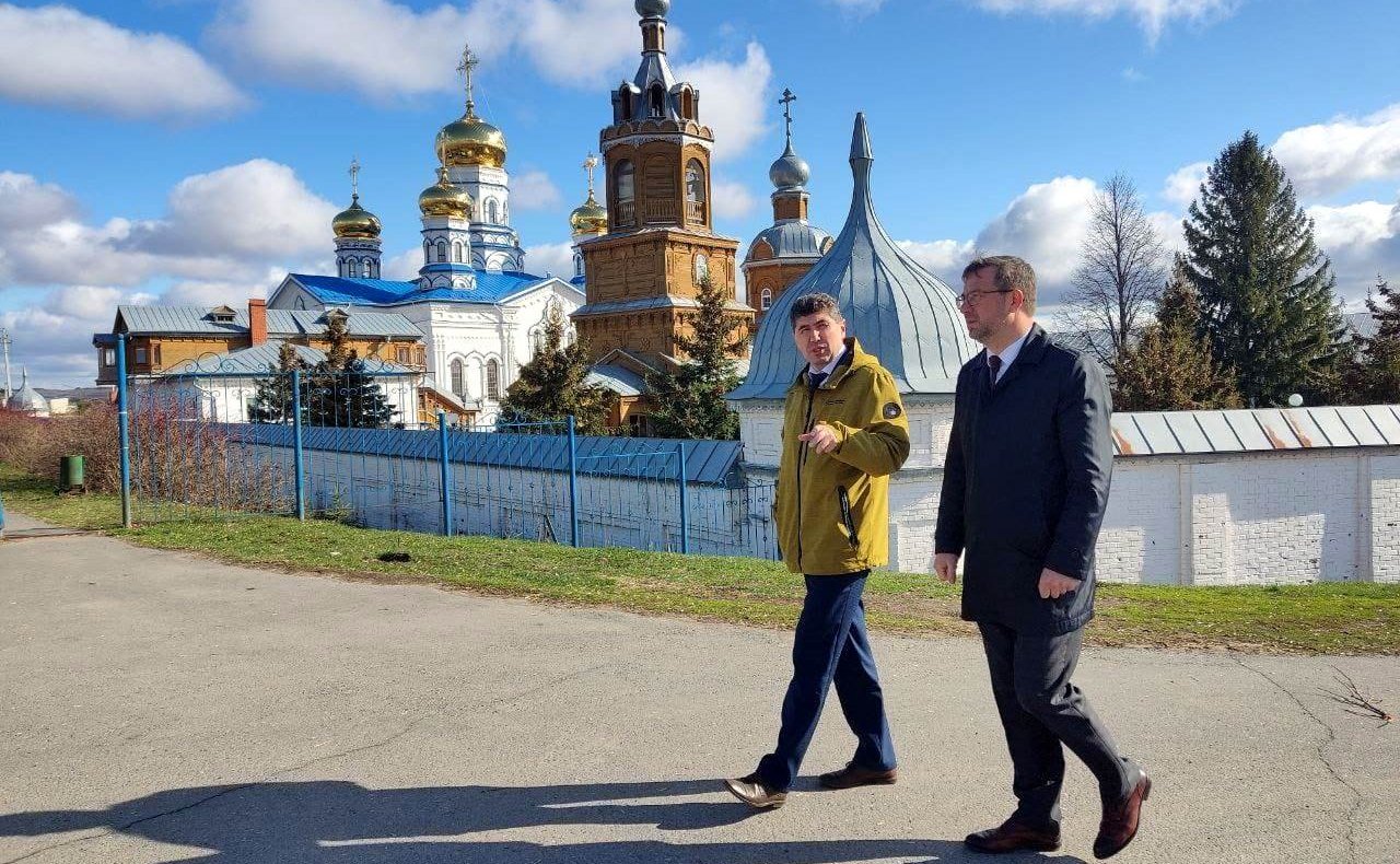 Николай Владимиров в рамках рабочей поездки в регион ознакомился с развитием объектов инфраструктуры Цивильского района