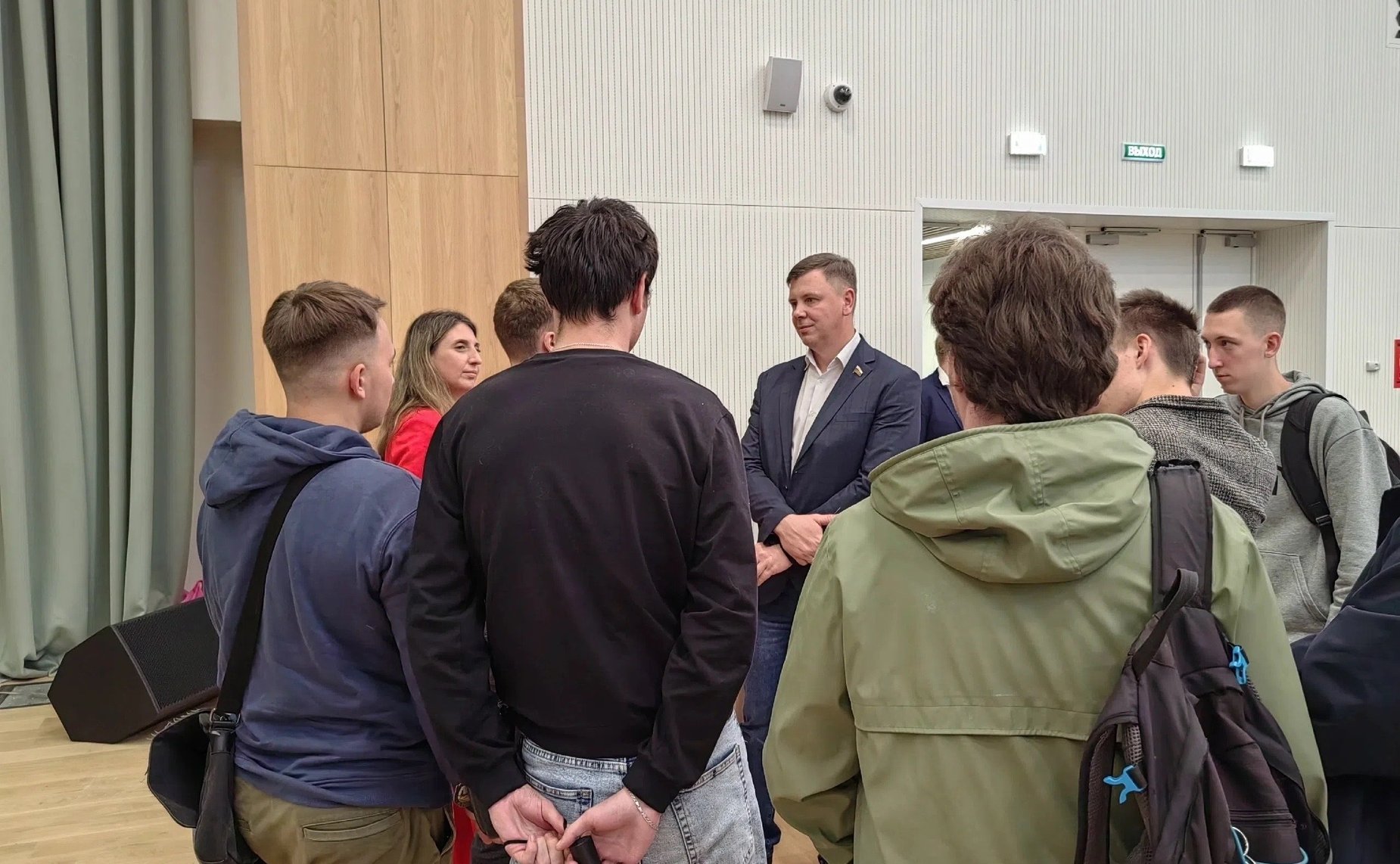 Артем Малащенков встретился со смоленскими студентами-целевиками, обучающимися по программам МАИ