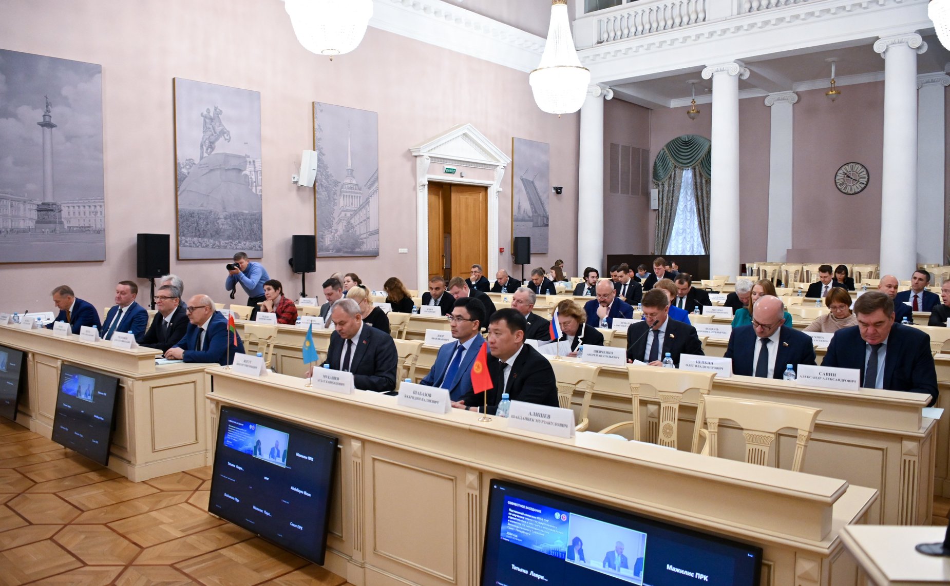 Участие сенаторов РФ в заседании Постоянной комиссии МПА СНГ по изучению опыта государственного строительства и местного самоуправления