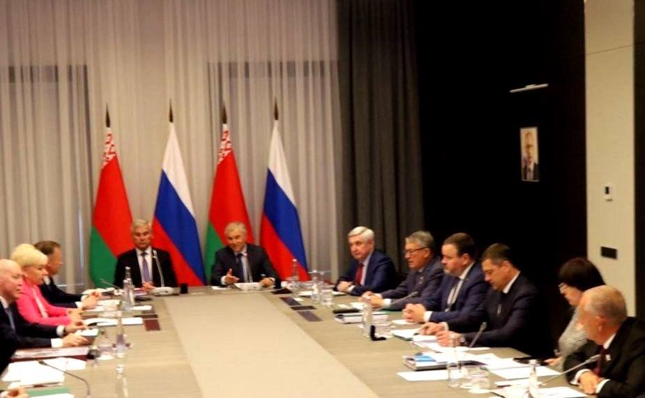 Делегация Совета Федерации во главе с заместителем Председателя СФ Юрием Воробьевым приняла участие в заседании Совета Парламентского Собрания Союза Беларуси и России, прошедшем в г. Пскове