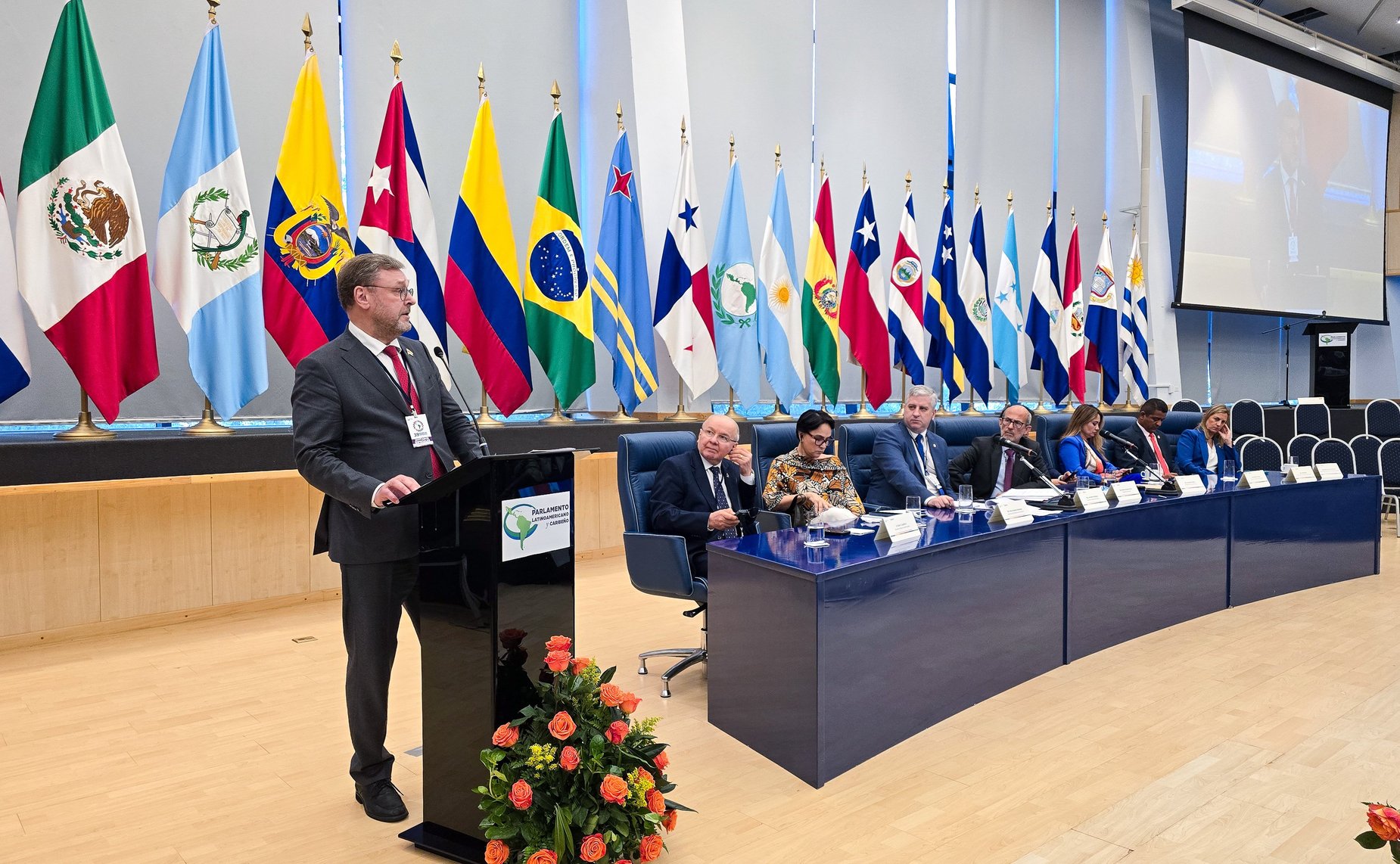 Заместитель Председателя Совета Федерации Константин Косачев выступил на пленарном заседании 39-й сессии Ассамблеи Парламента стран Латинской Америки и Карибского бассейна (ПАРЛАТИНО) в г. Панама