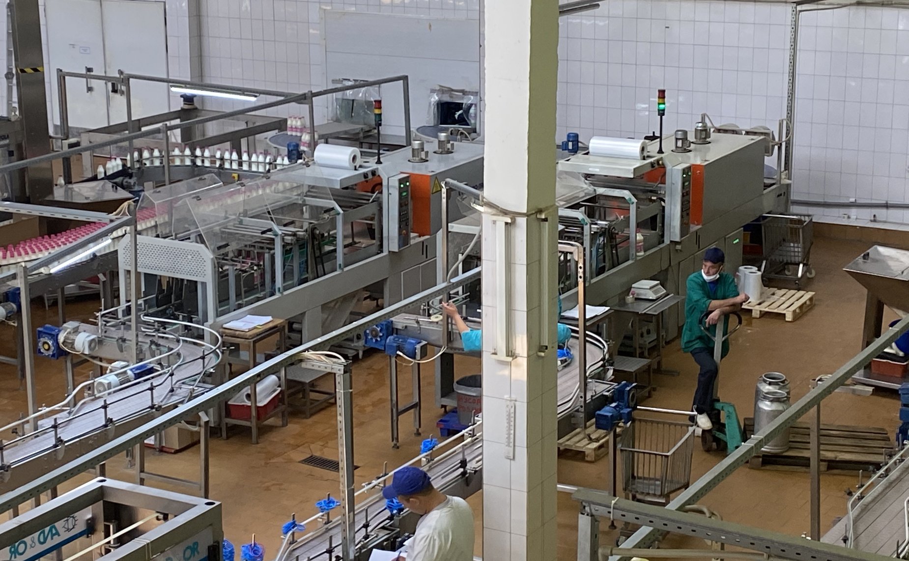 Сенатор Олег Алексеев посетил «Молочный комбинат Энгельсский»