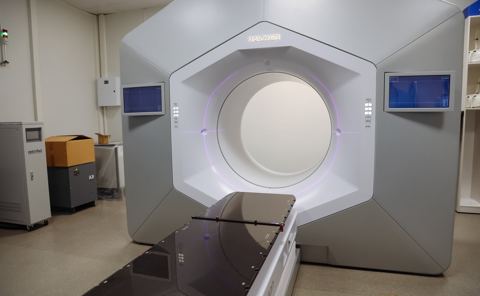 Сенаторы Российской Федерации посетили Амурский онкологический диспансер