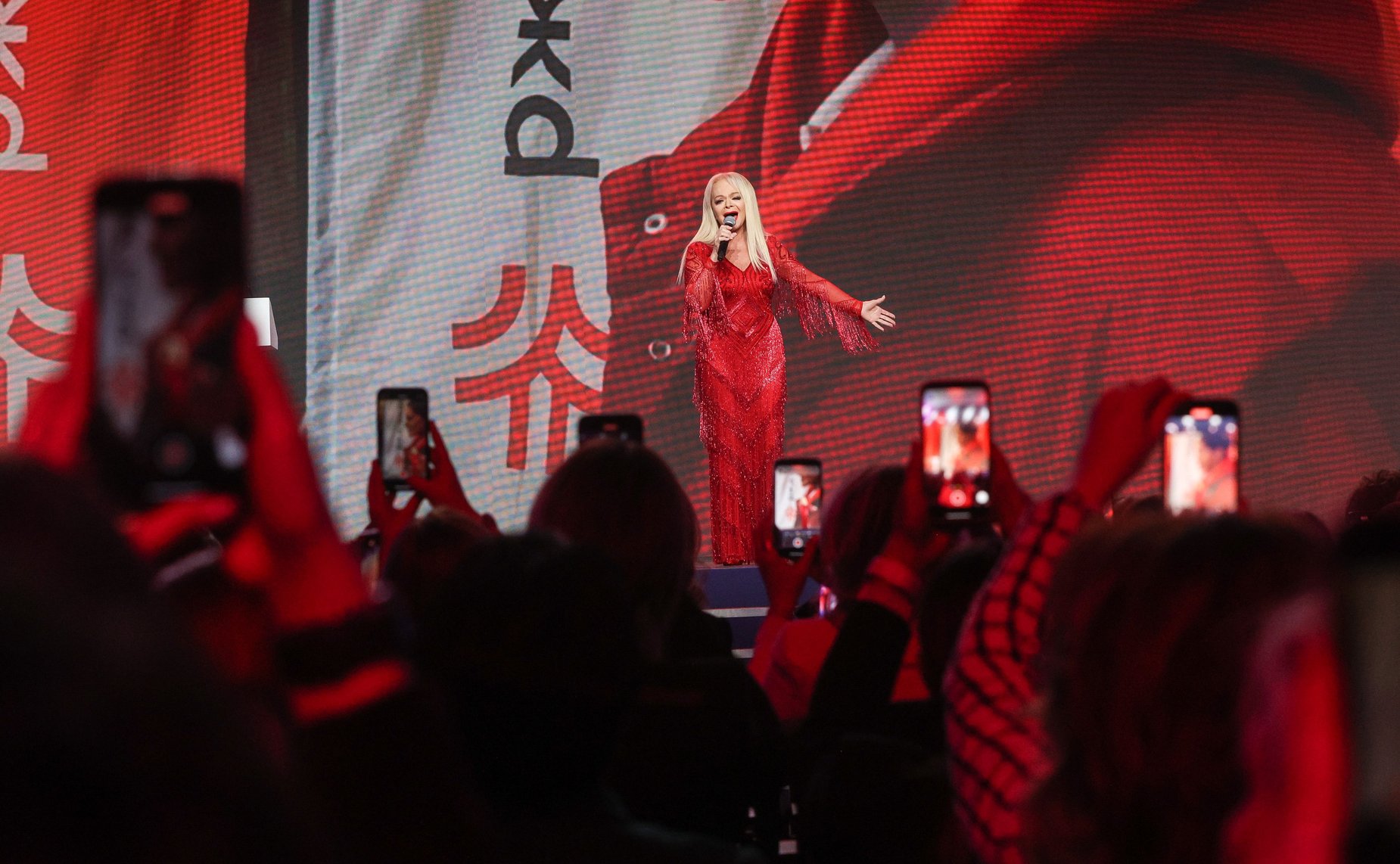 В рамках Всероссийского женского форума «Женщины: сохраняем традиции – развиваем Россию» состоялась Торжественная церемония награждения лауреатов премии «По зову женского сердца»