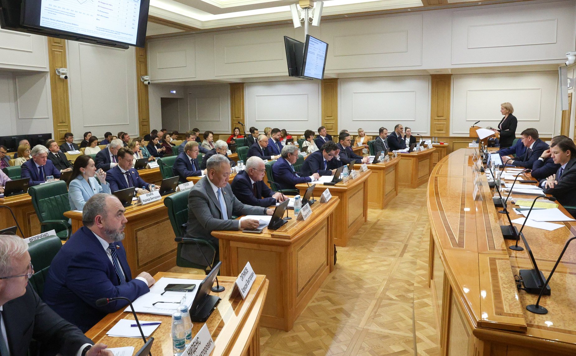 Заседание Совета по вопросам жилищного строительства и содействия развитию жилищно-коммунального комплекса при Совете Федерации