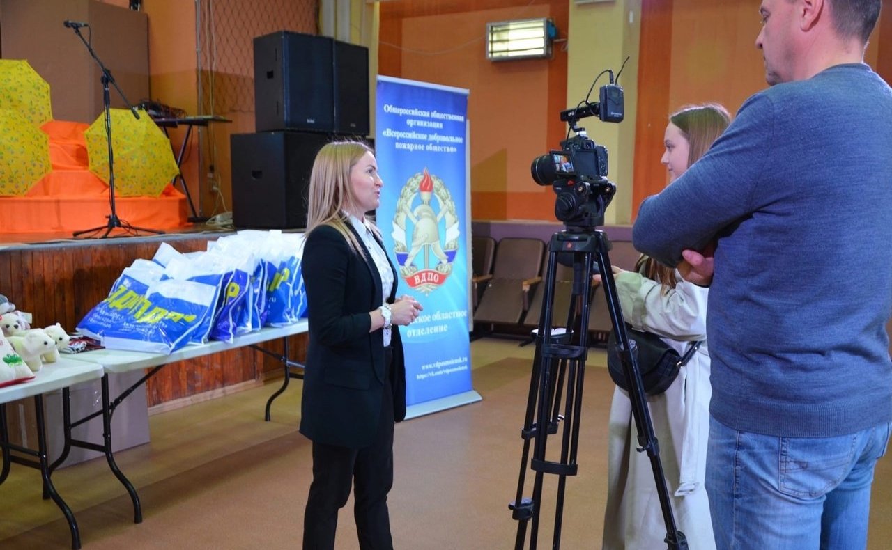 Ирина Кожанова приняла участие в торжественной церемонии награждения победителей городского конкурса рисунков в рамках проекта «Безопасное детство»