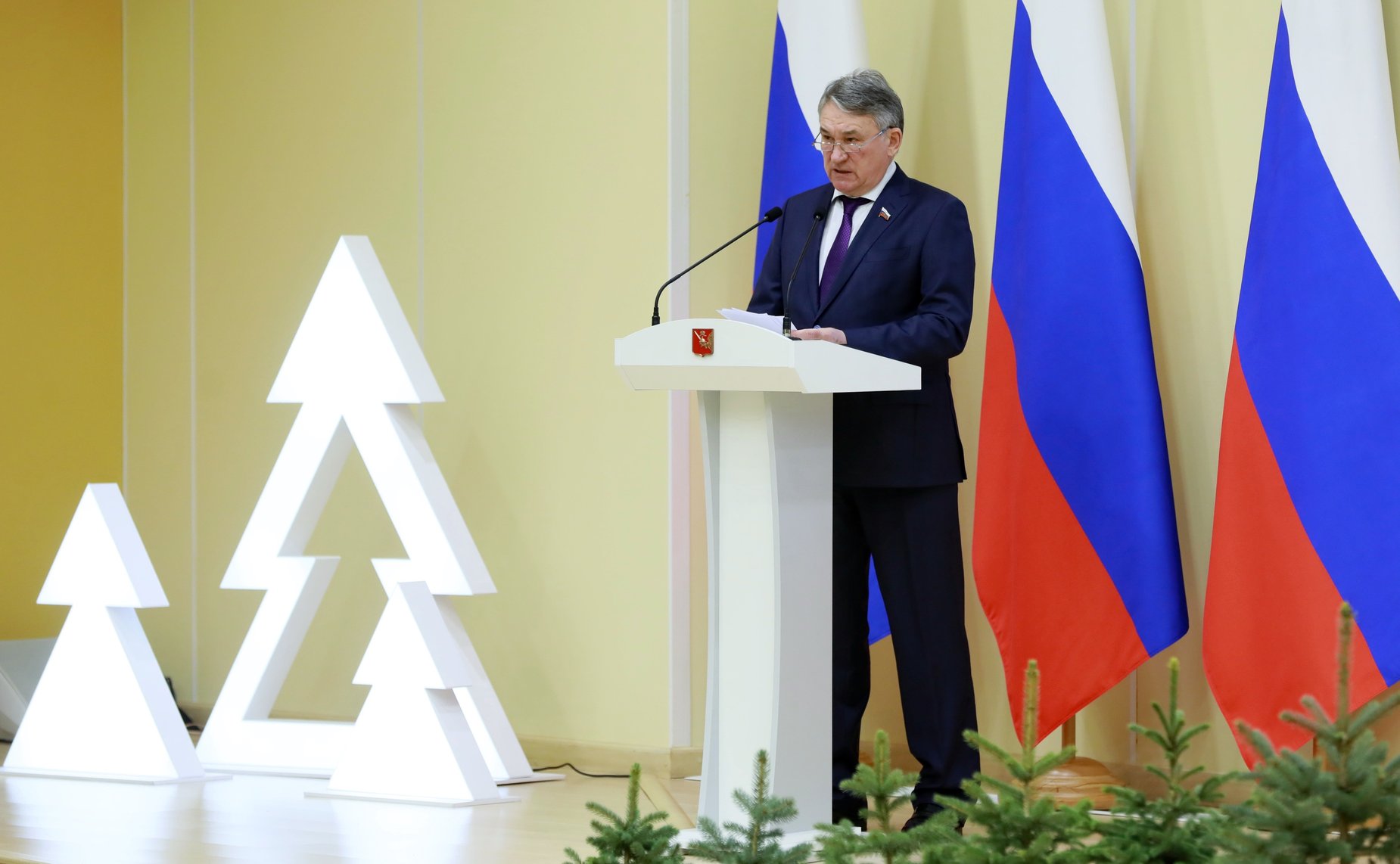 Заместитель Председателя СФ Юрий Воробьев выступил с приветственным словом на пленарном заседании 26-го Международного лесного форума «Российский лес»