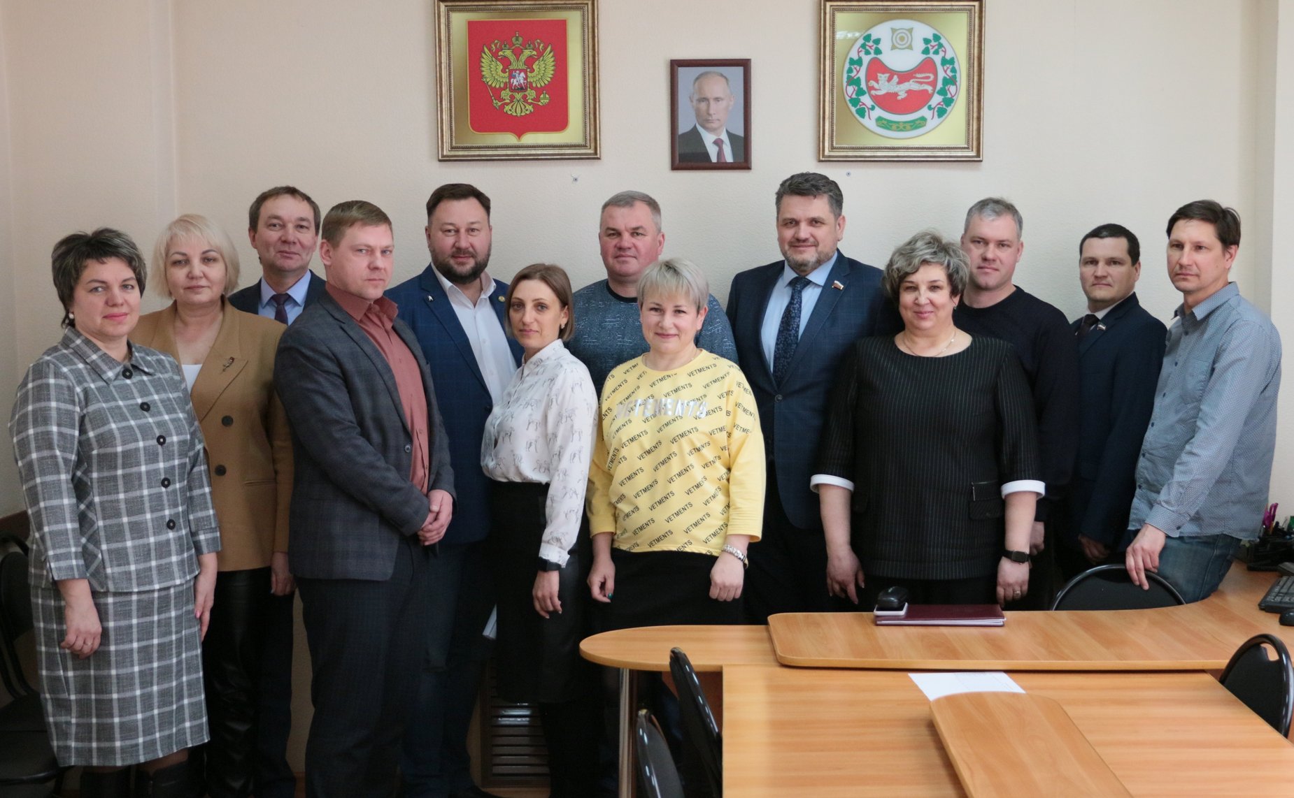 Александр Жуков в ходе поездки в регион принял участие в сессии городского Совета депутатов Абазы