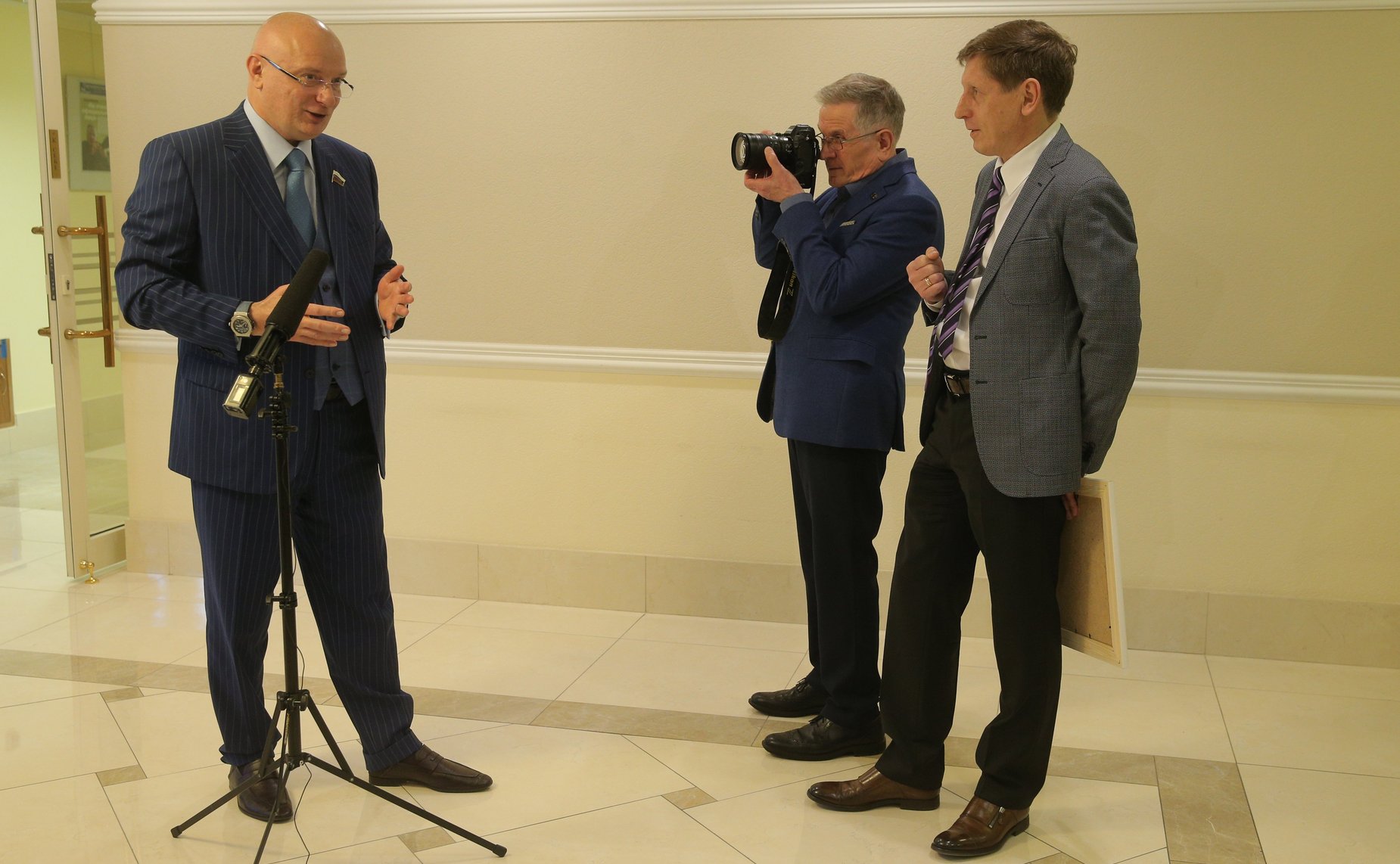 Открытие в СФ фотовыставки фотографа Ю. Инякина «Не очень официальные лица»