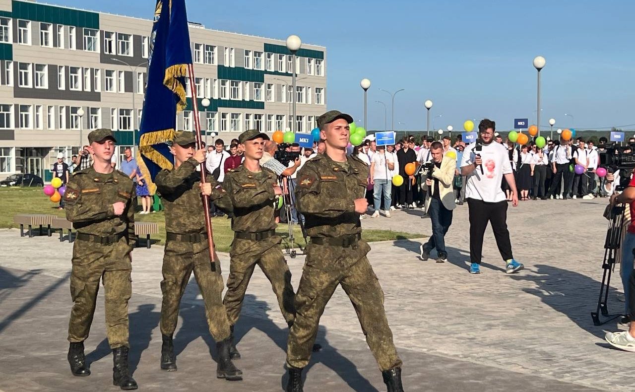 Анатолий Артамонов принял участие в прошедших в Калуге торжественных мероприятиях, посвященных Дню знаний