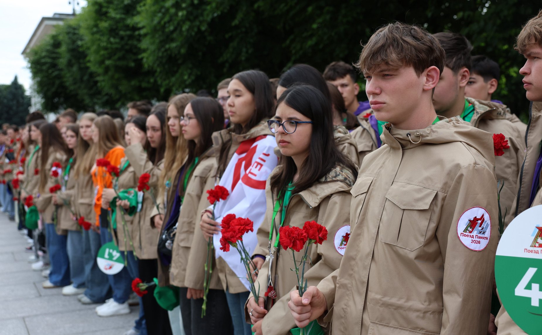 Культурно-образовательный проект «Поезд памяти». Санкт-Петербург. Церемония возложения цветов на Пискаревском мемориальном кладбище