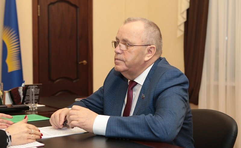Татьяна Сахарова в рамках региональной недели провела рабочую встречу с главой областной Думы Сергеем Дубовым