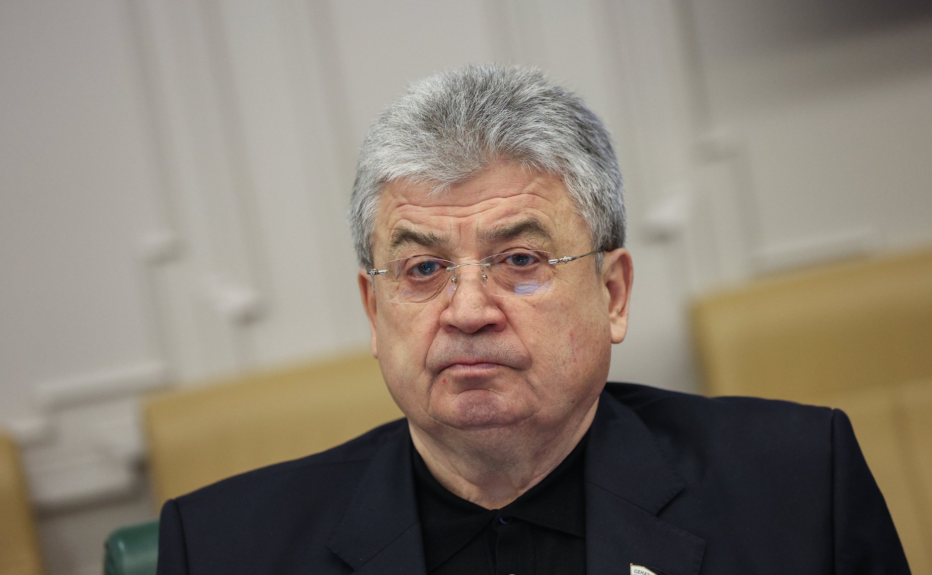 Геннадий Емельянов