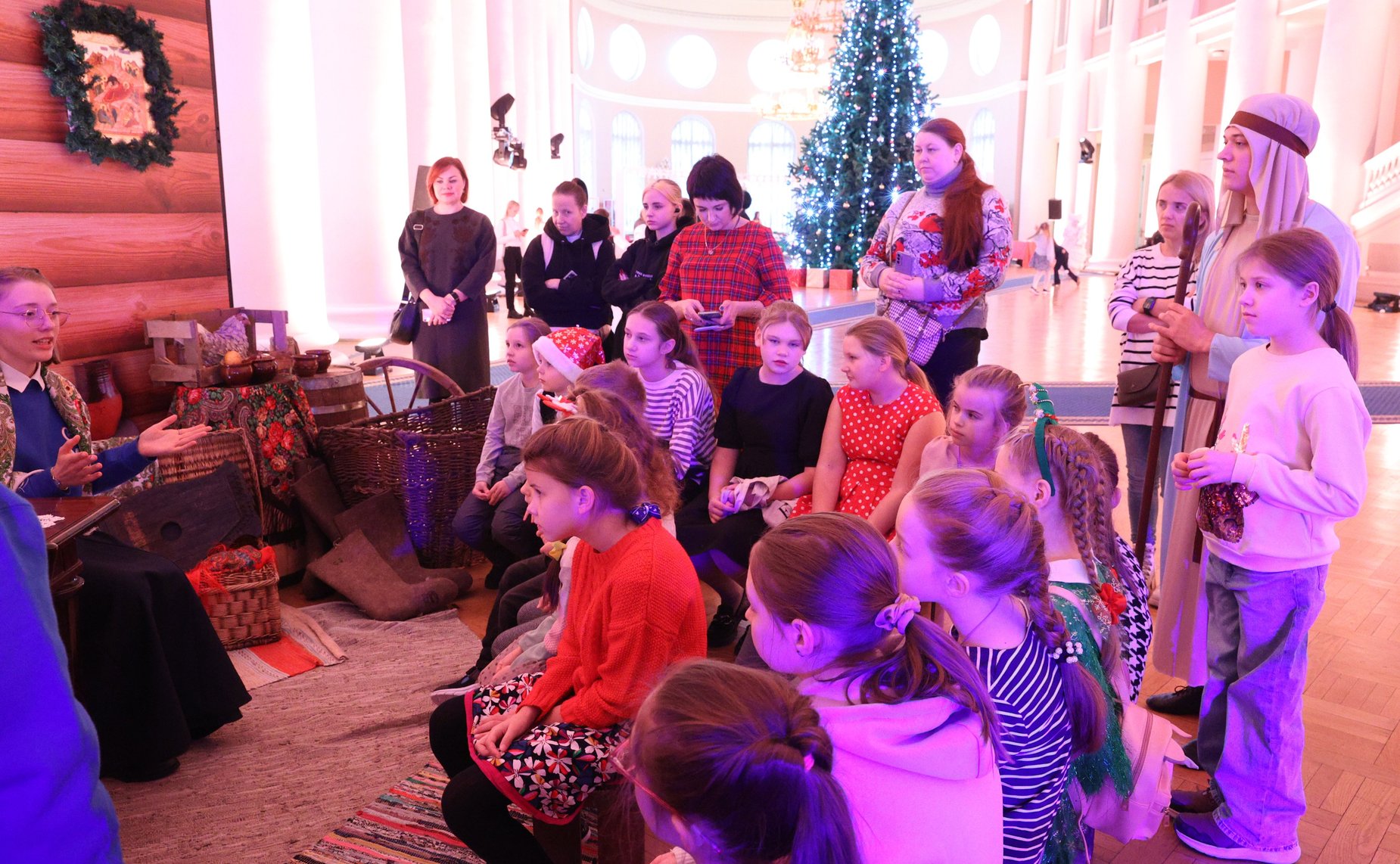 Дети из семей участников специальной военной операции стали гостями праздника «Рождество Христово в Таврическом дворце»