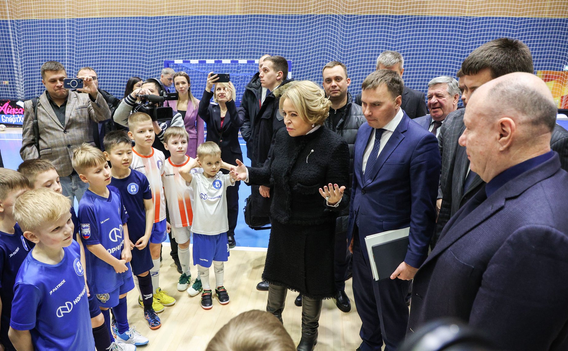 Валентина Матвиенко побывала в современном физкультурно-оздоровительном комплексе «Айка»