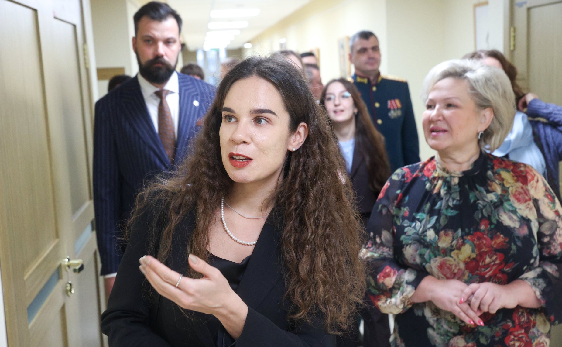 В Совете Федерации состоялось торжественное открытие выставки живописи и графики «Образ защитника»