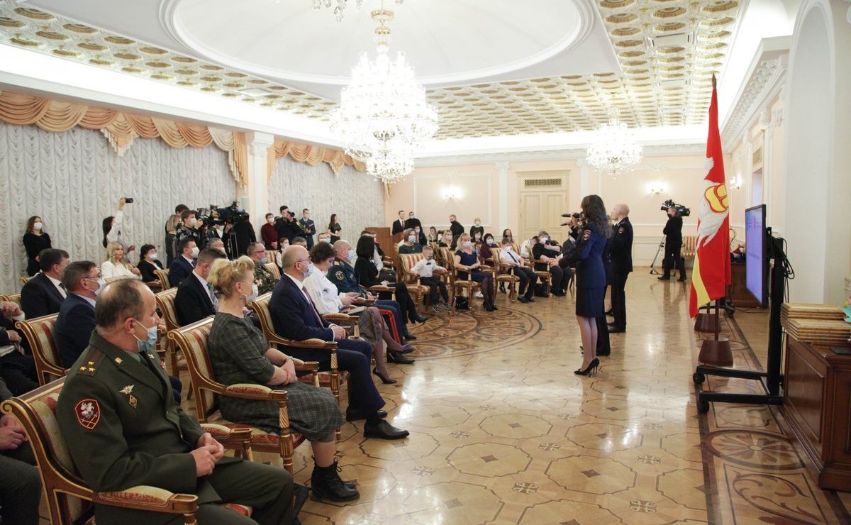 Маргарита Павлова и Олег Цепкин наградили детей-героев, проявивших личное мужество в экстремальных ситуациях, медалями Совета Федерации