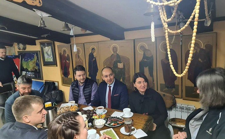 Юлия Лазуткина провела встречу с путешественником Федором Конюховым