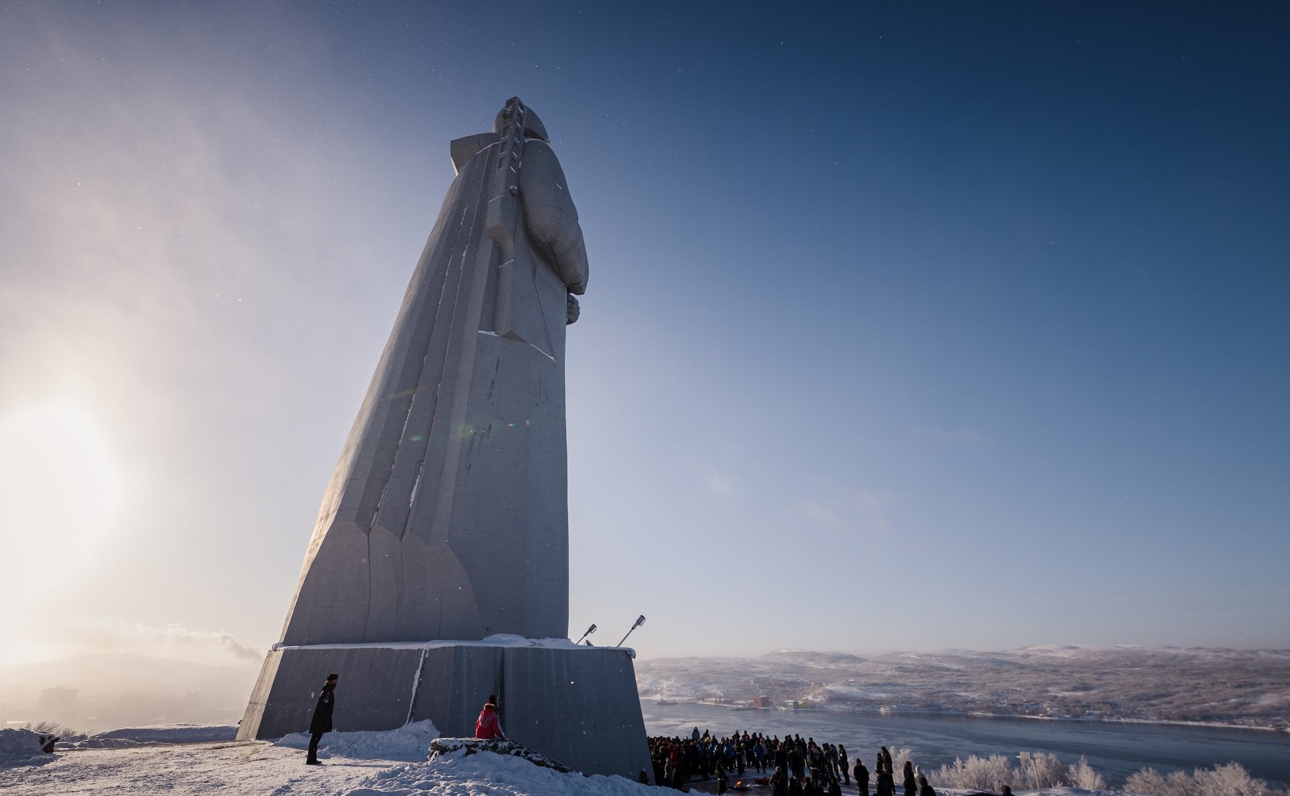 Татьяна Сахарова в День защитника Отечества приняла участие в акции «Выстрел Памяти», которая прошла в Мурманске
