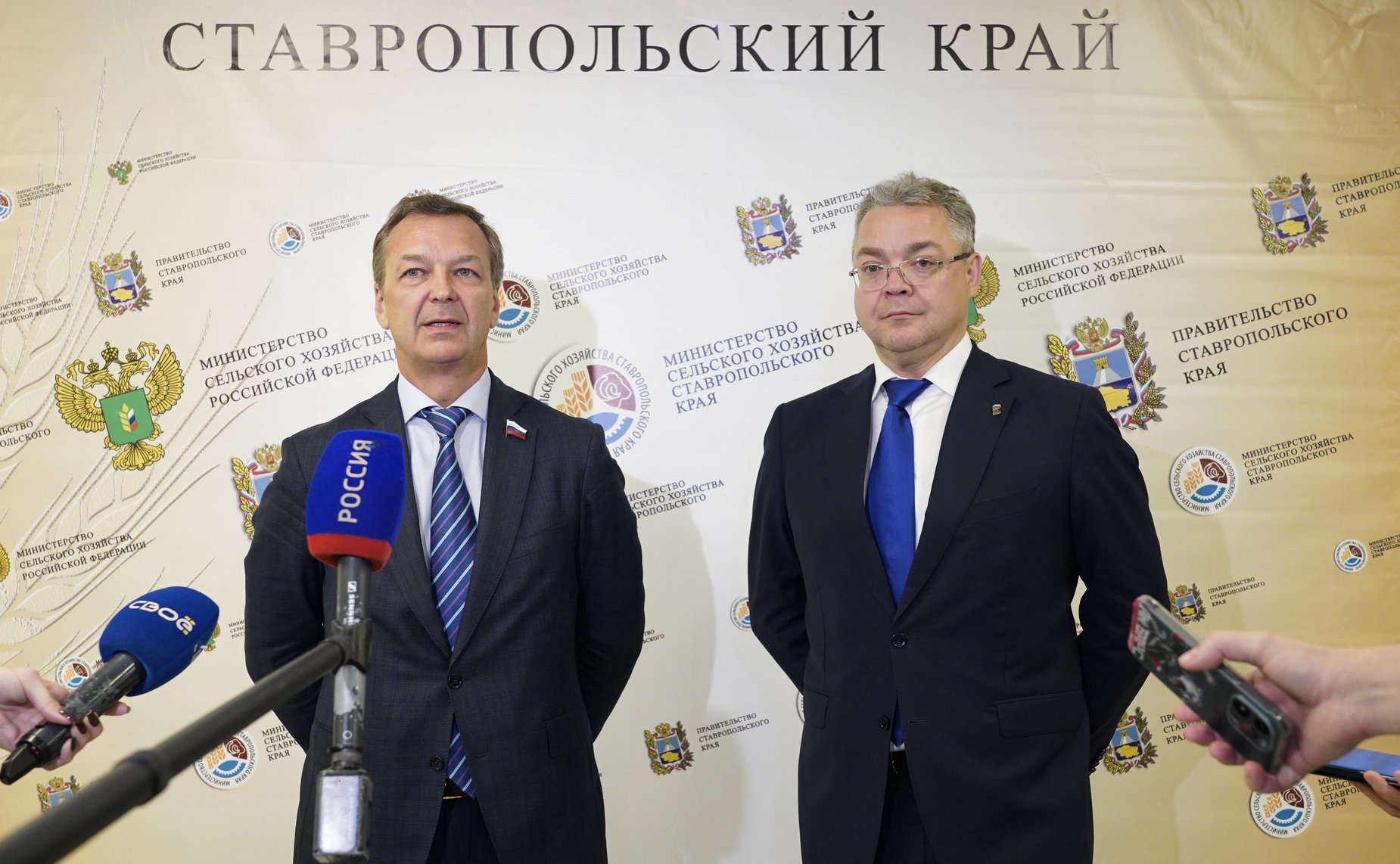 Пресс-подход Андрея Яцкина и Владимира Владимирова по итогам выездного заседания Совета по вопросам аграрно-промышленного комплекса и природопользования при СФ