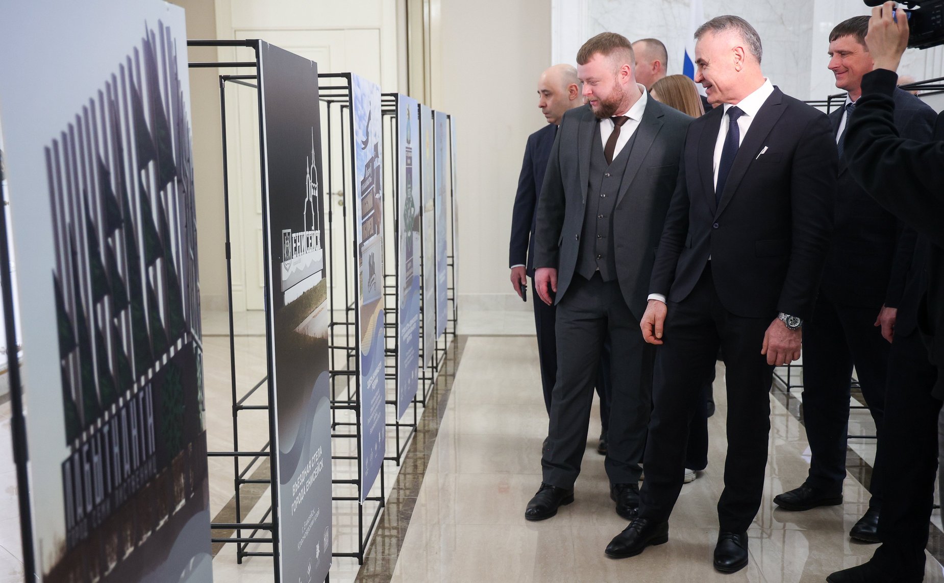 Открытие в Совете Федерации выставки Всероссийского конкурса «Въездные стелы муниципальных образований и входные группы общественных пространств»