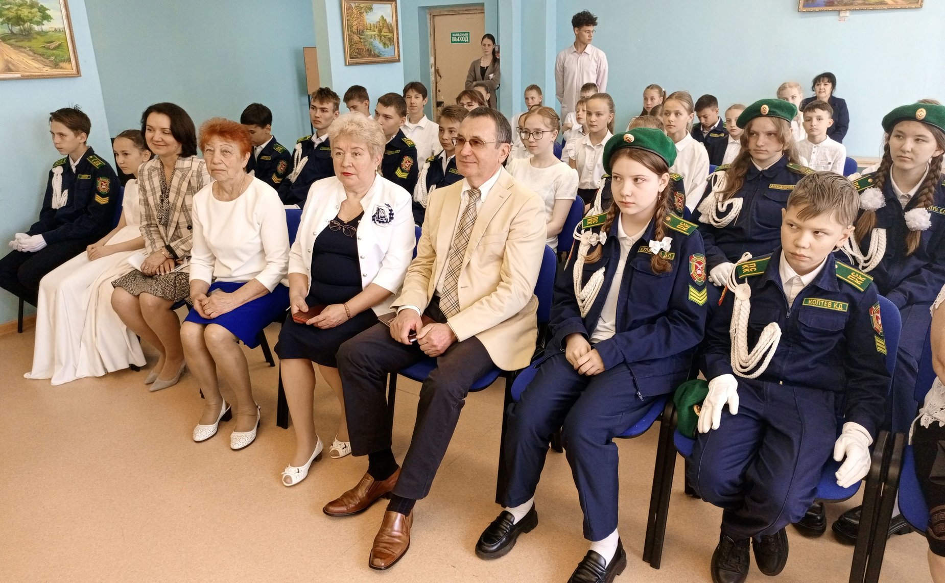 Николай Федоров посетил Толиковскую среднюю общеобразовательную школу Чебоксарского муниципального округа и встретился с педагогами и учащимися