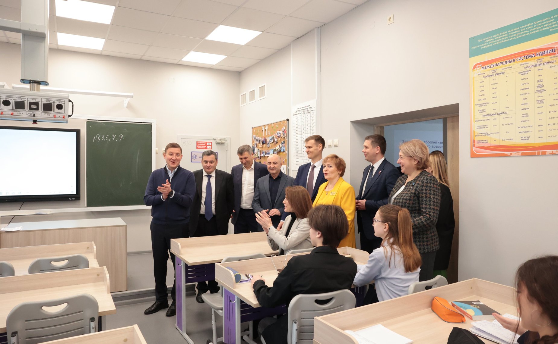 Андрей Турчак посетил в Нижегородской области школу, построенную в рамках президентской программы