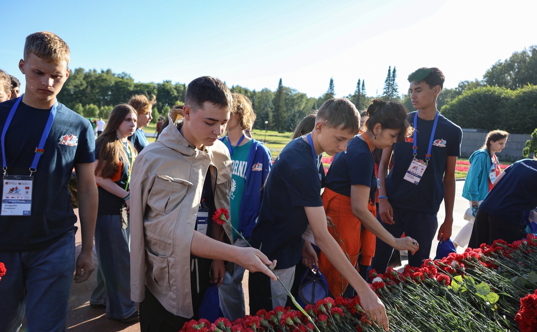 Участники культурно-образовательного проекта «Поезд Памяти» посещают город Санкт-Петербург