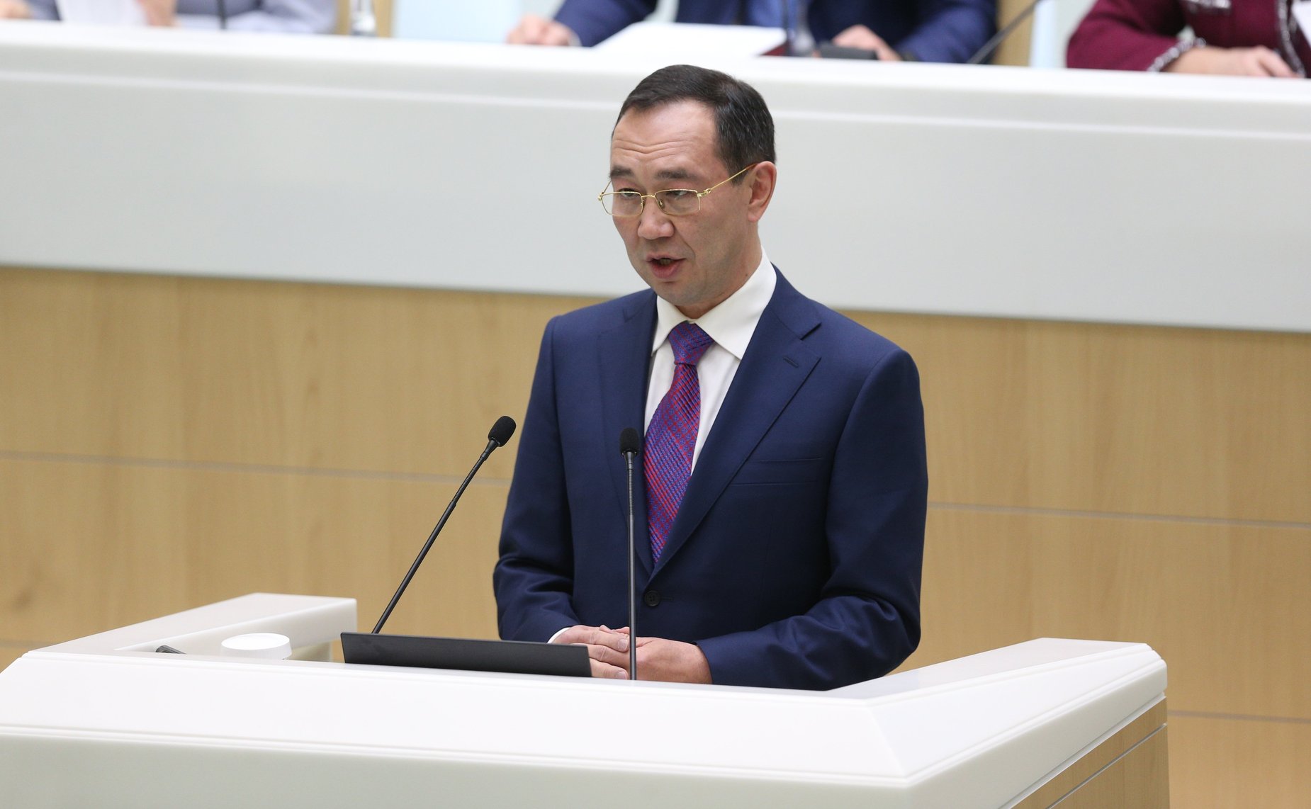 Айсен Николаев