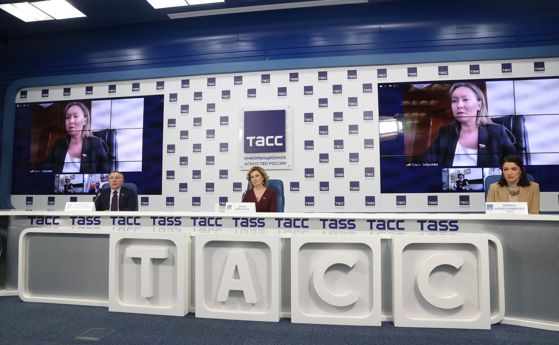 Пресс-конференция, посвященная итогам работы Комитета СФ по социальной политике за осеннюю сессию 2021 года