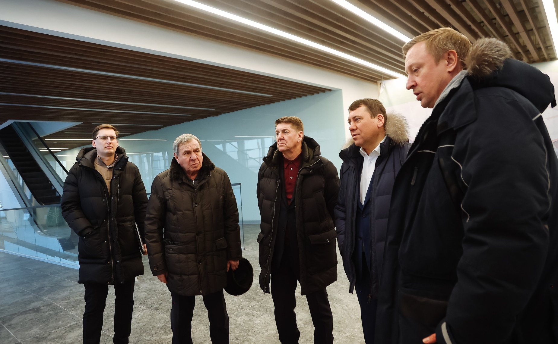 Сенаторы Российской Федерации провели осмотр вводимого в эксплуатацию нового терминала аэропорта «Игнатьево» и ознакомились с проектом реконструкции аэропортового комплекса