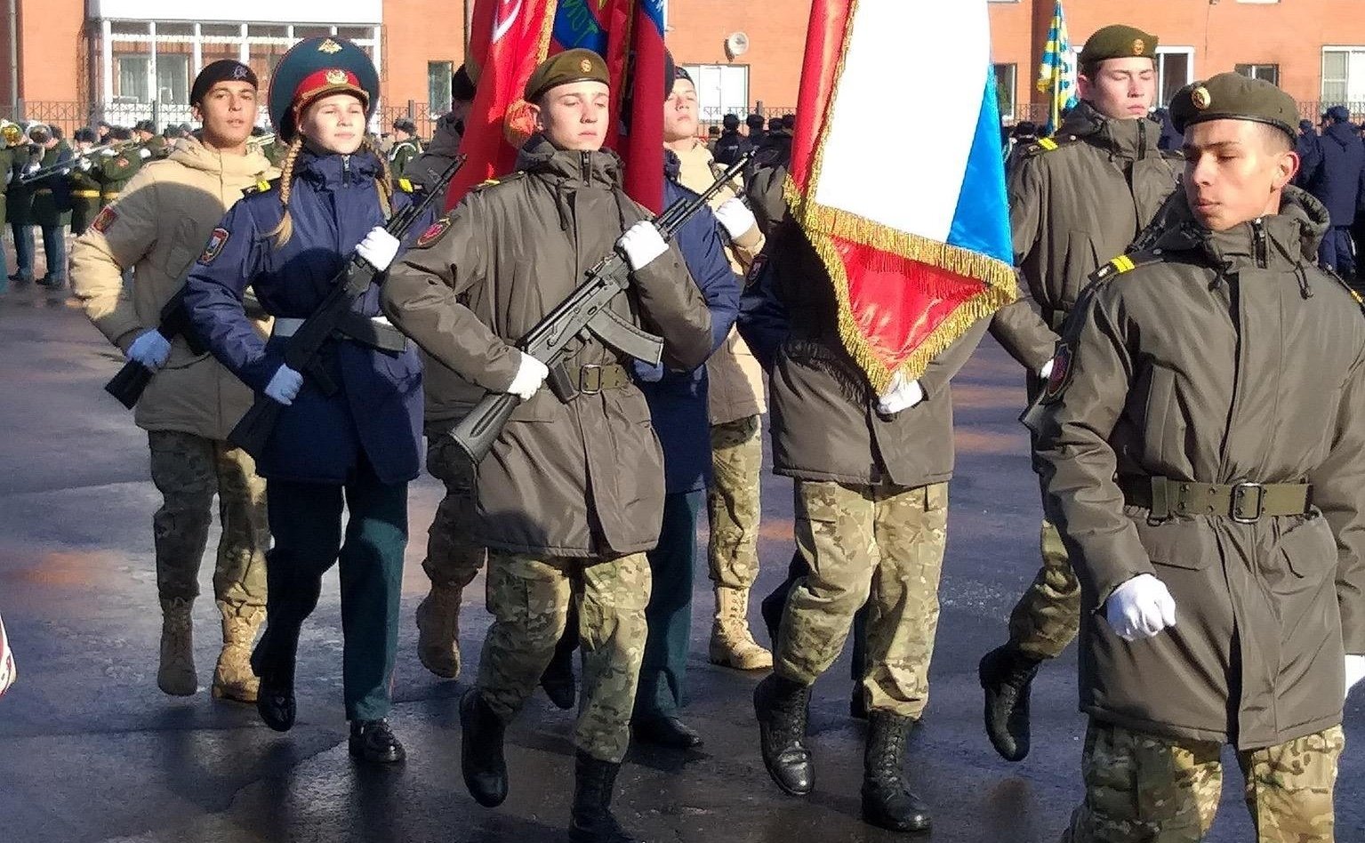 Торжественное мероприятие, посвященное вступлению в «Юнармию» юных новобранцев прошло в Иркутске