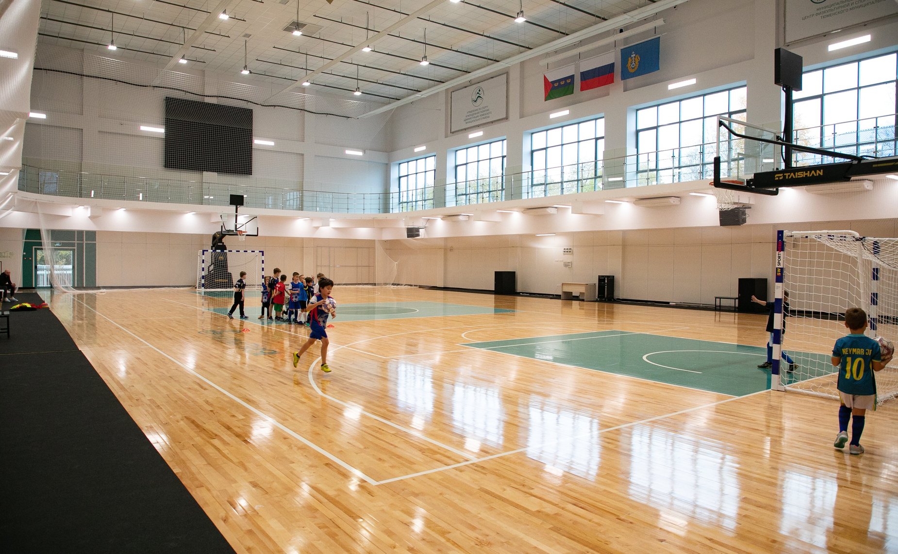 Сенаторы посетили Центр физкультурной и спортивной работы «Олимпия» Тюменского муниципального района