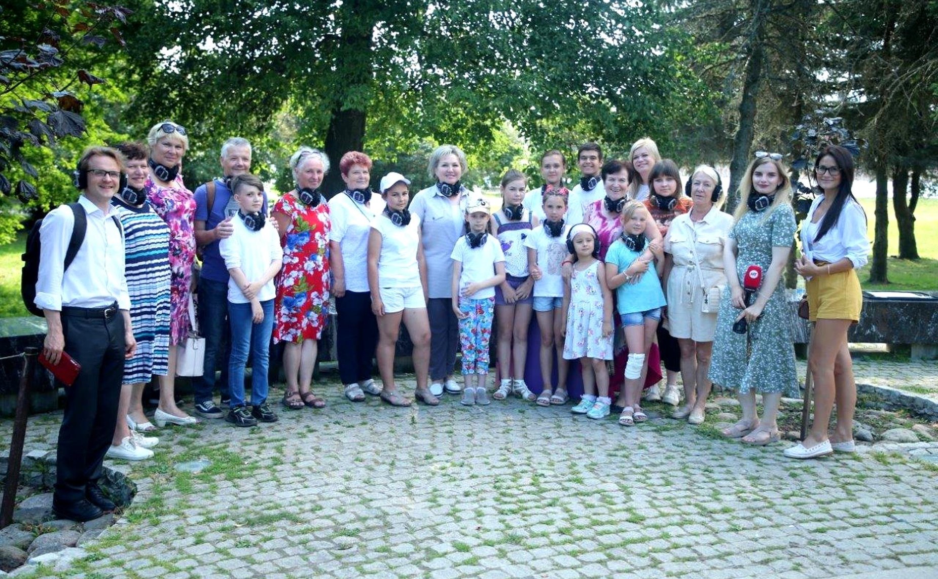 Елена Писарева в рамках работы в регионе пригласила новгородские приемные семьи на иммерсивный спекталь-променад «Слушай Новгород»