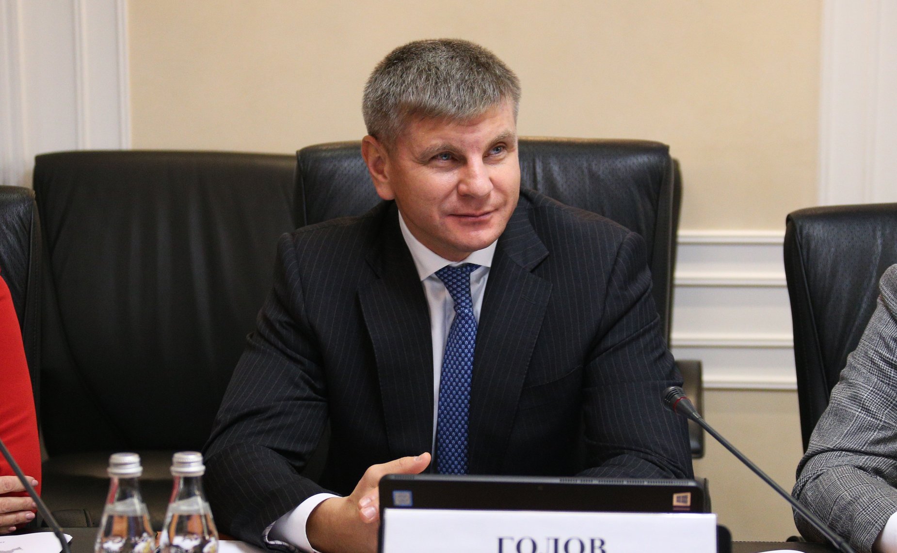 Геннадий Голов