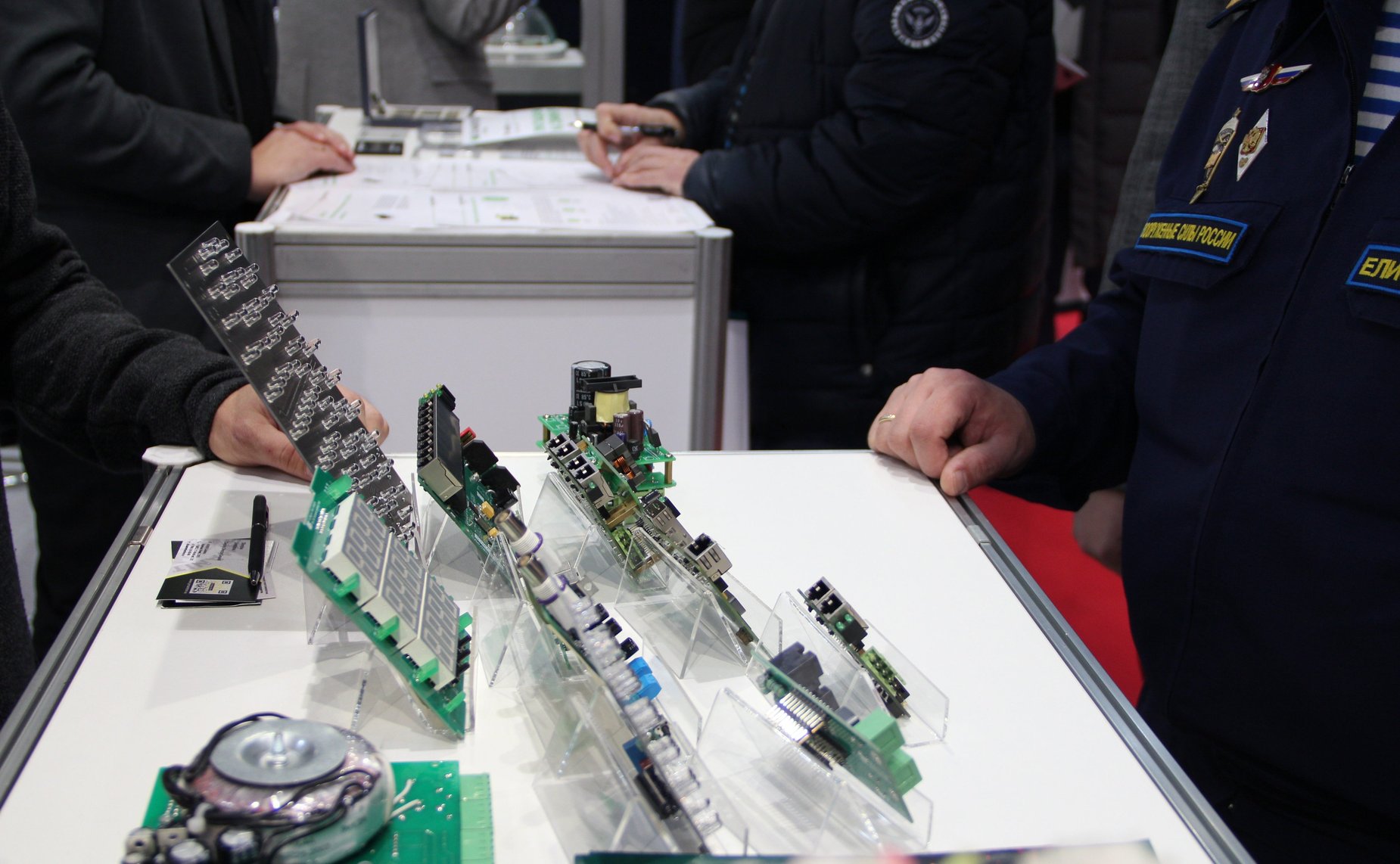 Константин Долгов оценил результаты работы дизайн-центров электроники в рамках выставки «Электроника России»