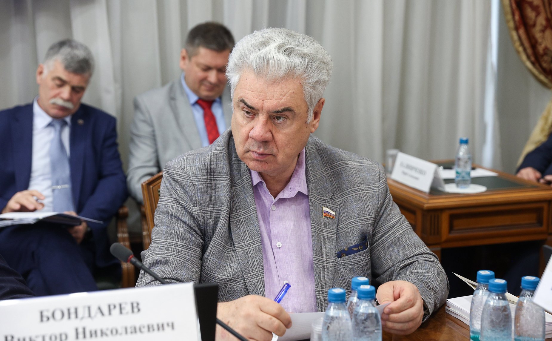 Виктор Бондарев