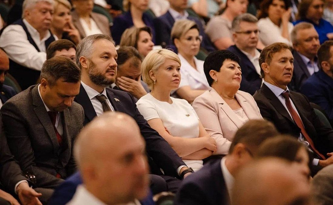 Александр Брыксин принял участие в 44-м заседании Курской областной Думы