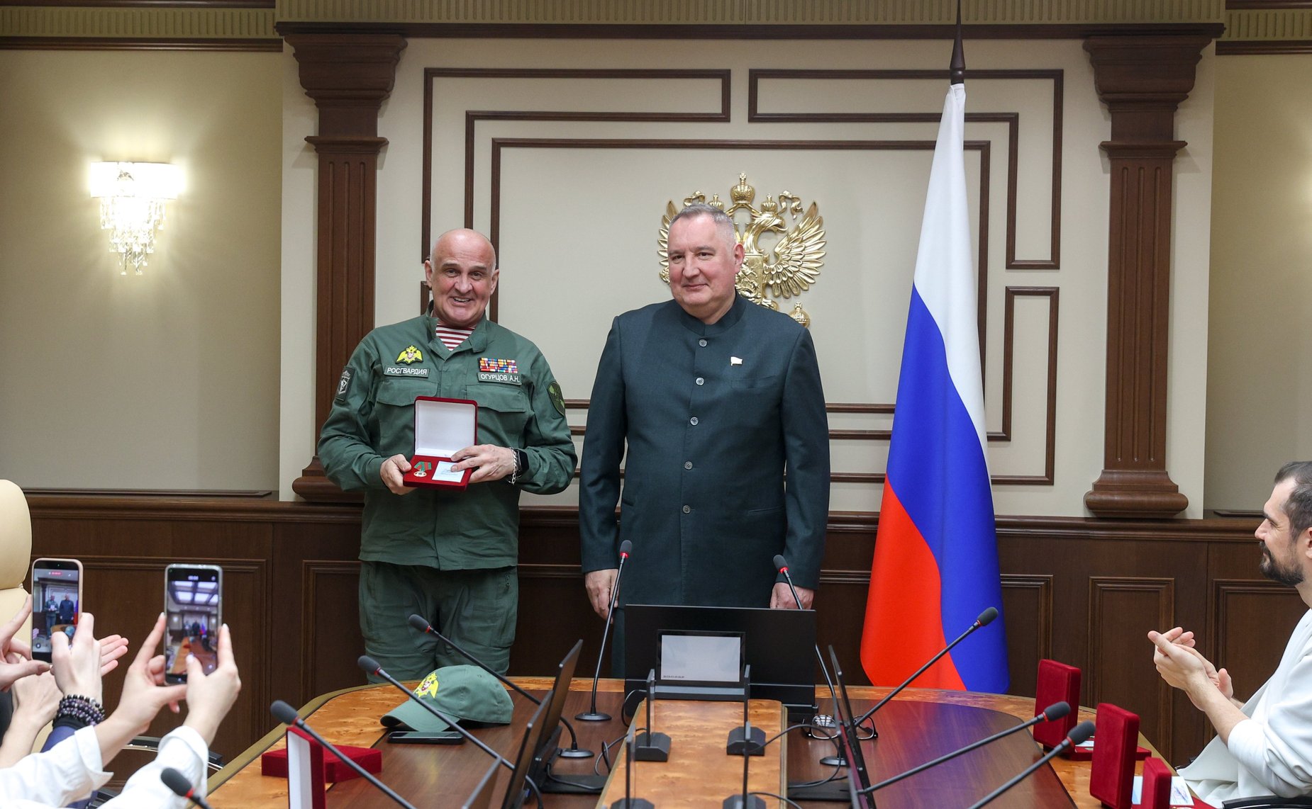 Церемония награждения медалью ордена «За заслуги перед Запорожской областью» съемочной группы художественного фильма «СВОИ. Баллада о войне» и музыкального коллектива «Звездный десант»