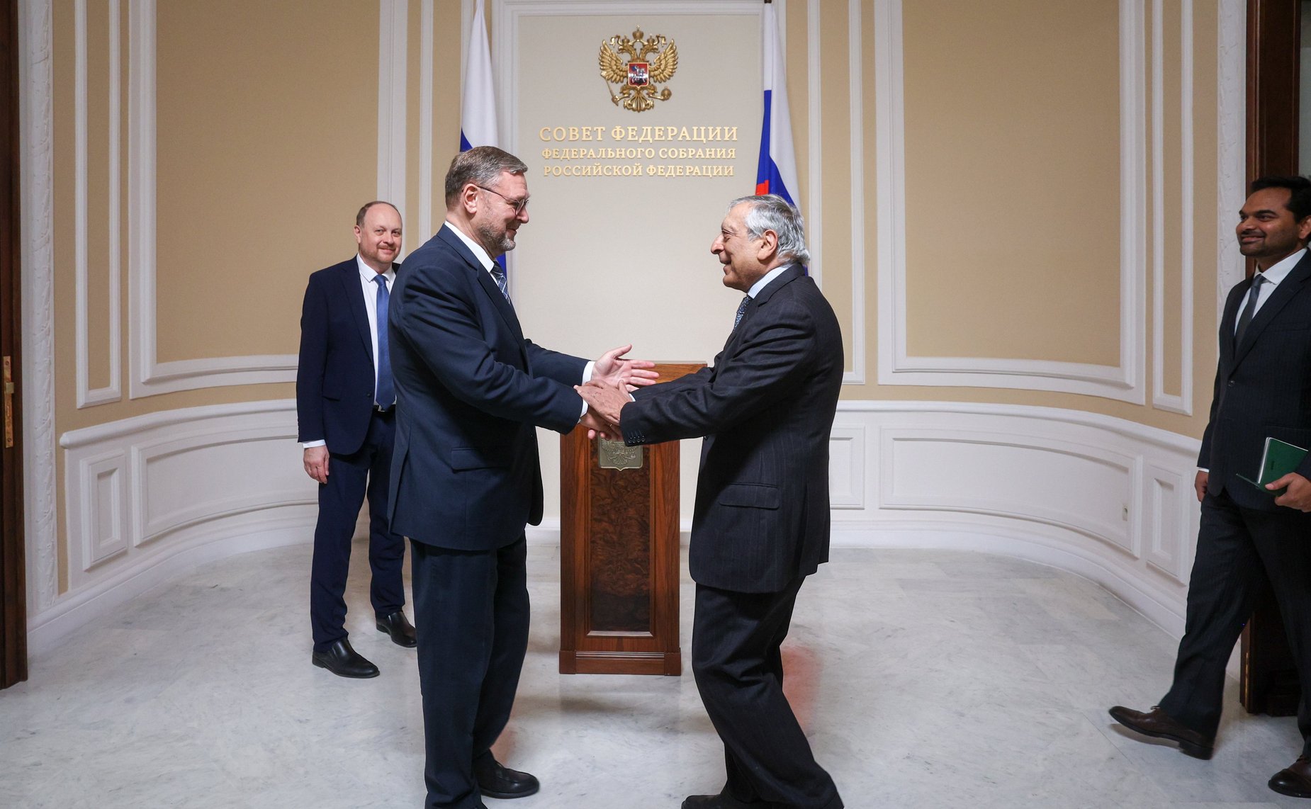 Встреча заместителя Председателя Совета Федерации Константина Косачева с президентом Университета им. Джавахарлала Неру (Индия) профессором Канвалом Сибалом